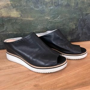 Tamari’s leather shoes